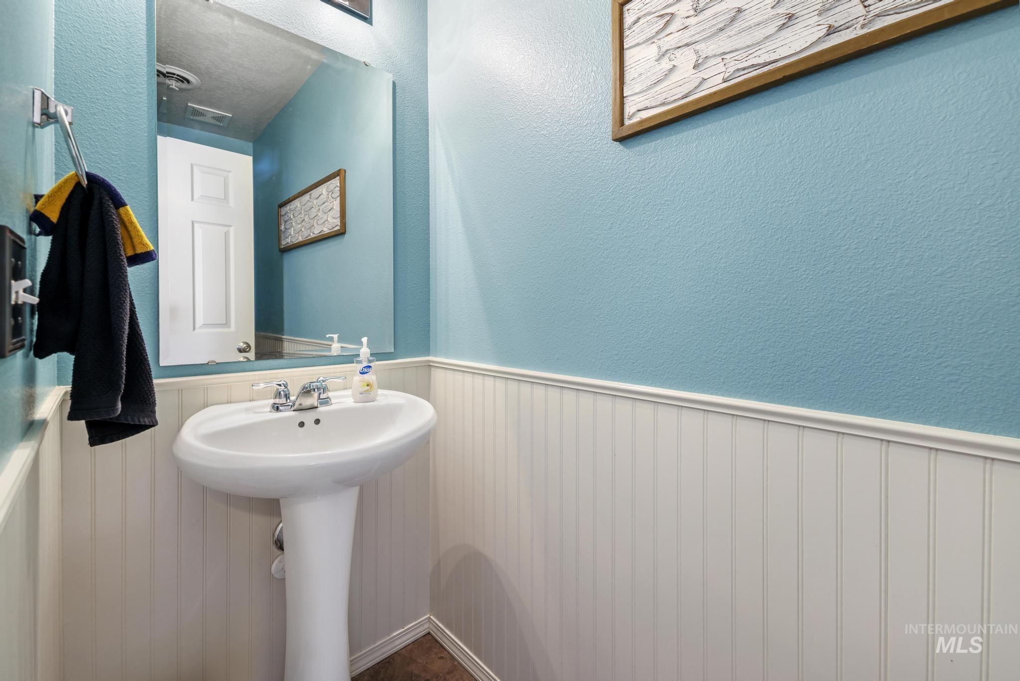 745 Lago St, Mountain Home, Idaho 83647-6484, 4 Bedrooms, 2.5 Bathrooms, Residential For Sale, Price $386,000, 98925414