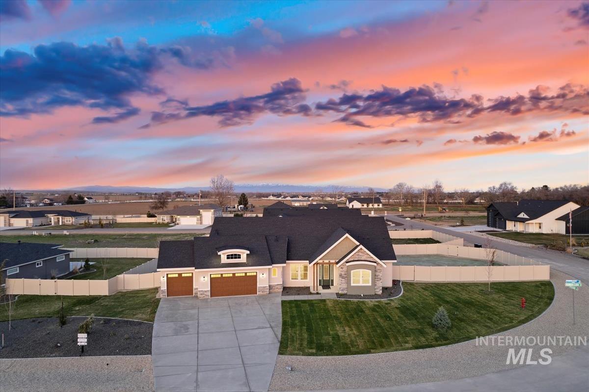 24806 Thunder Cloud St, Middleton, Idaho 83644, 4 Bedrooms, 3 Bathrooms, Residential For Sale, Price $814,777, 98925416