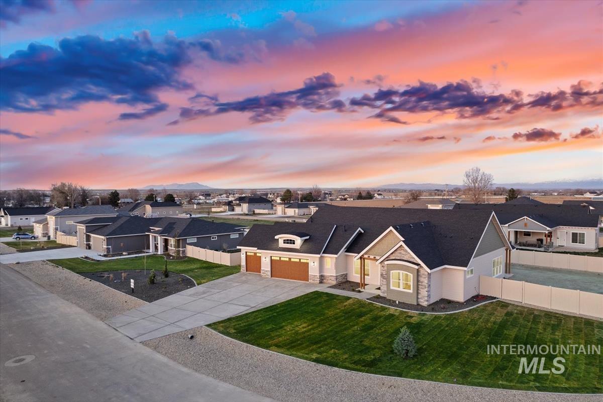 24806 Thunder Cloud St, Middleton, Idaho 83644, 4 Bedrooms, 3 Bathrooms, Residential For Sale, Price $814,777, 98925416