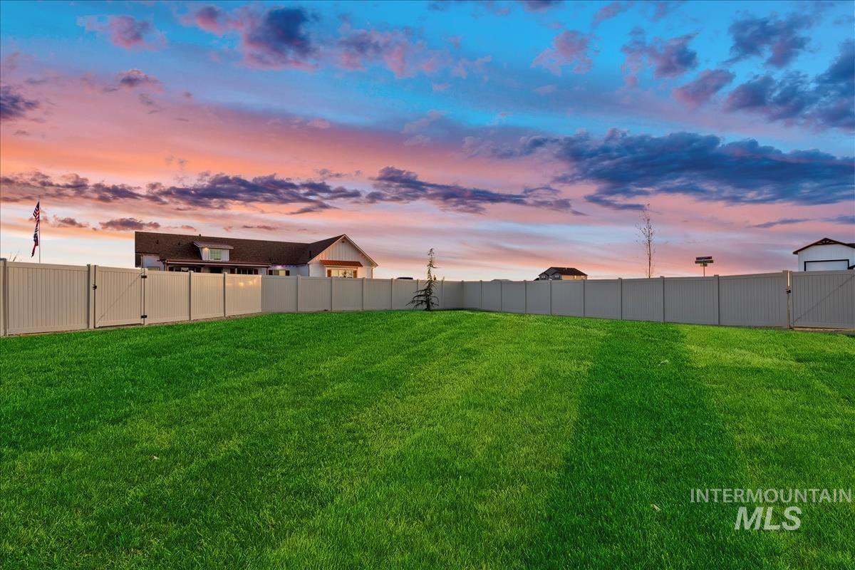 24806 Thunder Cloud St, Middleton, Idaho 83644, 4 Bedrooms, 3 Bathrooms, Residential For Sale, Price $814,777, 98925416