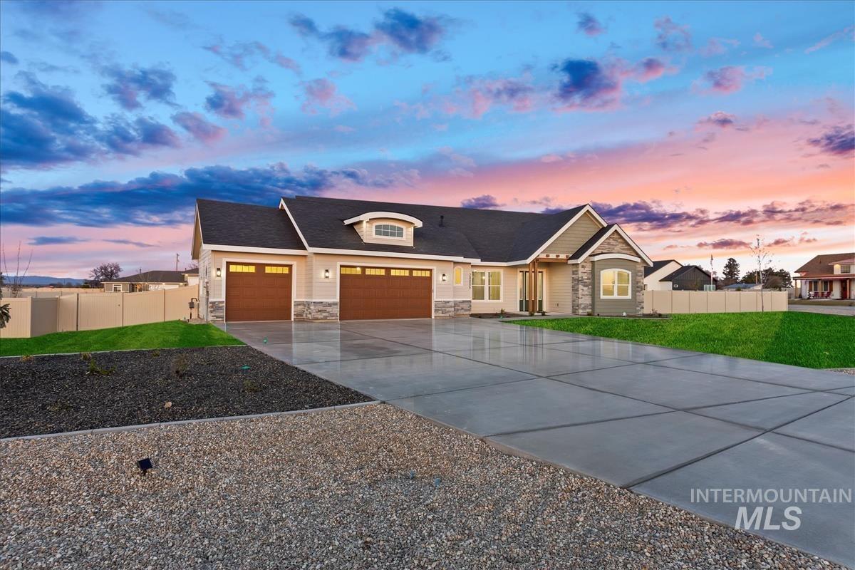 24806 Thunder Cloud St, Middleton, Idaho 83644, 4 Bedrooms, 3 Bathrooms, Residential For Sale, Price $814,777, 98925416