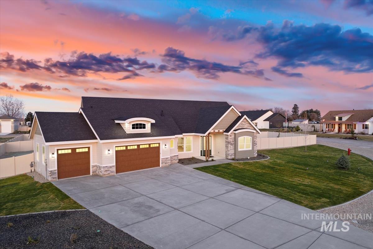 24806 Thunder Cloud St, Middleton, Idaho 83644, 4 Bedrooms, 3 Bathrooms, Residential For Sale, Price $814,777, 98925416
