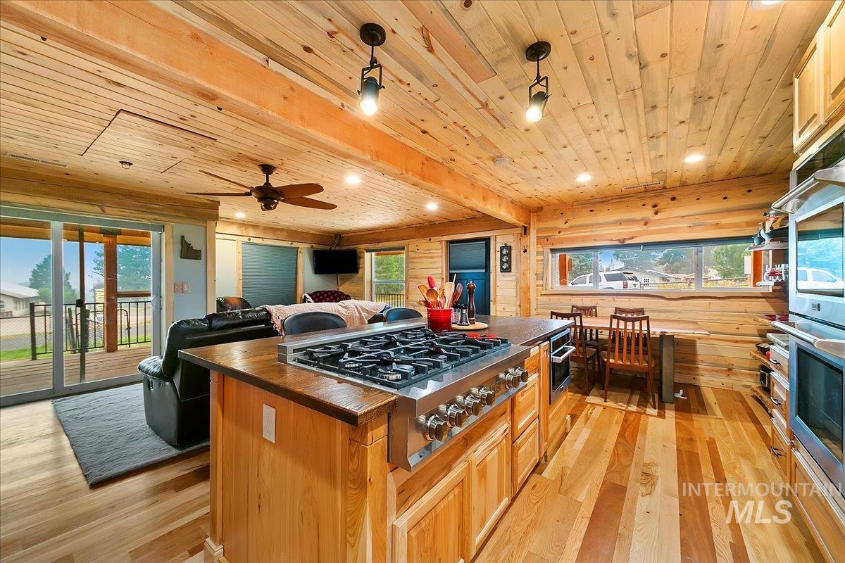 131 Cabarton, Cascade, Idaho 83611, 3 Bedrooms, 2 Bathrooms, Residential For Sale, Price $499,000, 98925417