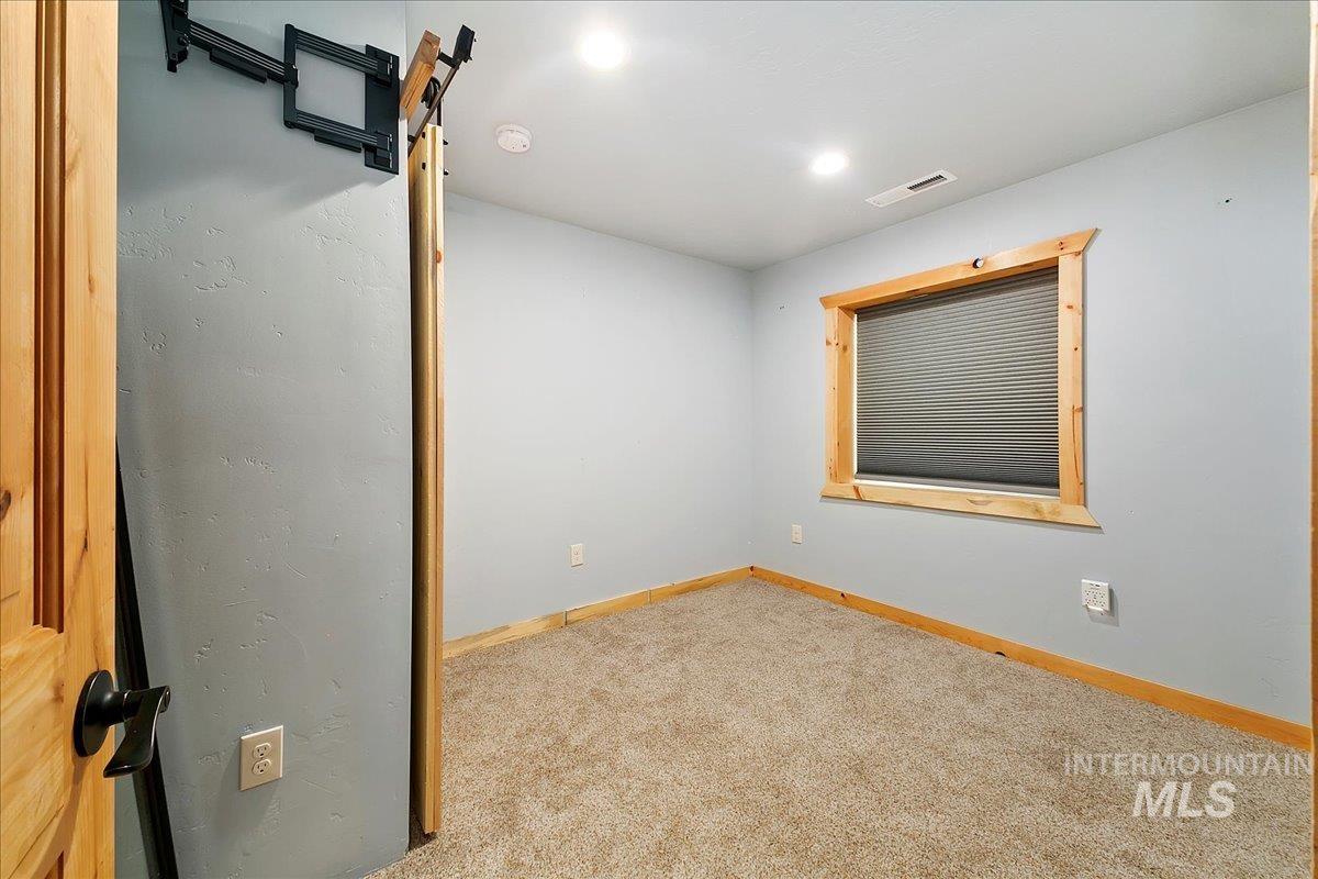 131 Cabarton, Cascade, Idaho 83611, 3 Bedrooms, 2 Bathrooms, Residential For Sale, Price $499,000, 98925417