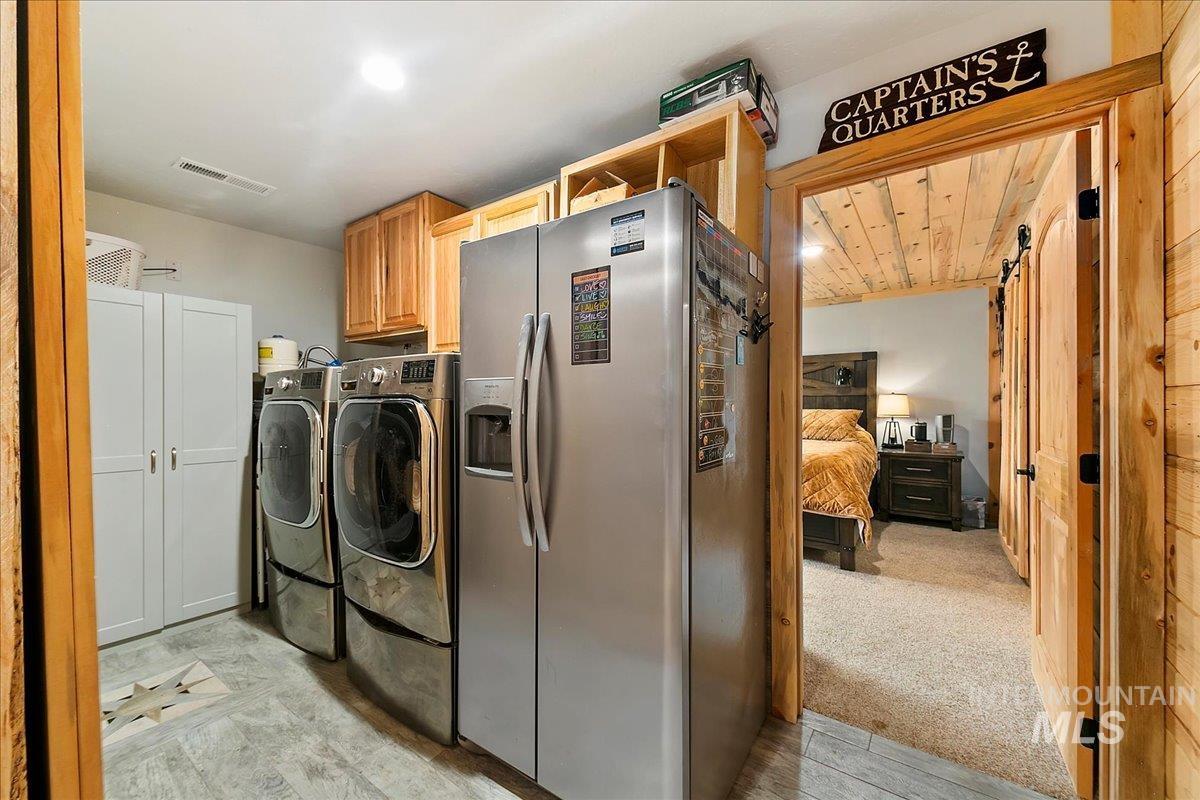 131 Cabarton, Cascade, Idaho 83611, 3 Bedrooms, 2 Bathrooms, Residential For Sale, Price $499,000, 98925417