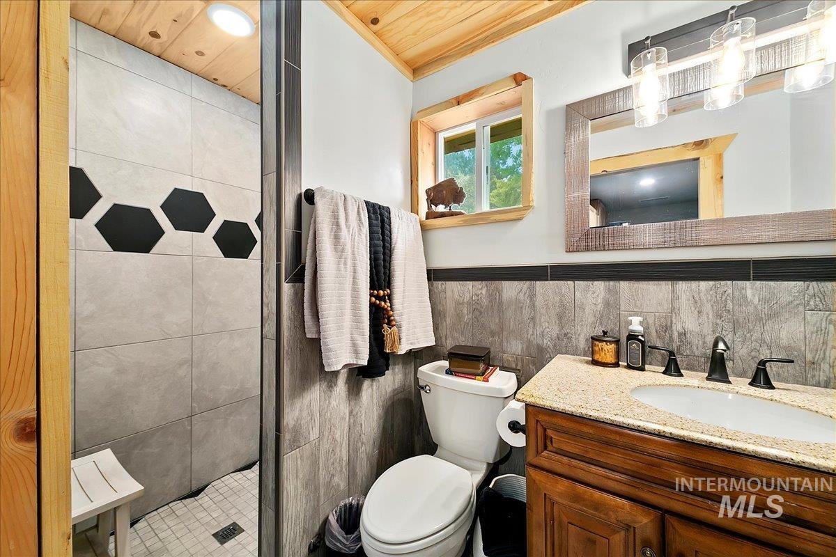 131 Cabarton, Cascade, Idaho 83611, 3 Bedrooms, 2 Bathrooms, Residential For Sale, Price $499,000, 98925417