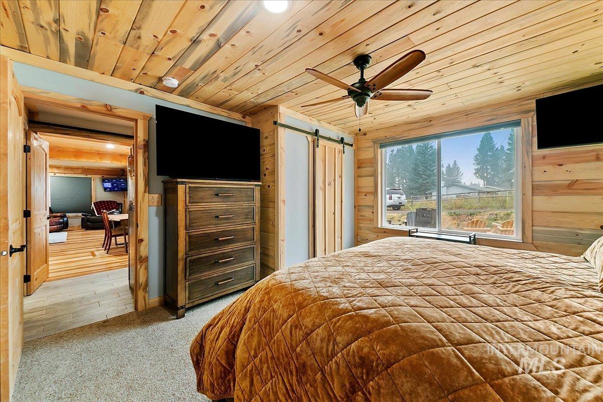 131 Cabarton, Cascade, Idaho 83611, 3 Bedrooms, 2 Bathrooms, Residential For Sale, Price $499,000, 98925417