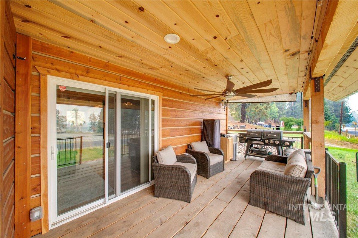 131 Cabarton, Cascade, Idaho 83611, 3 Bedrooms, 2 Bathrooms, Residential For Sale, Price $499,000, 98925417