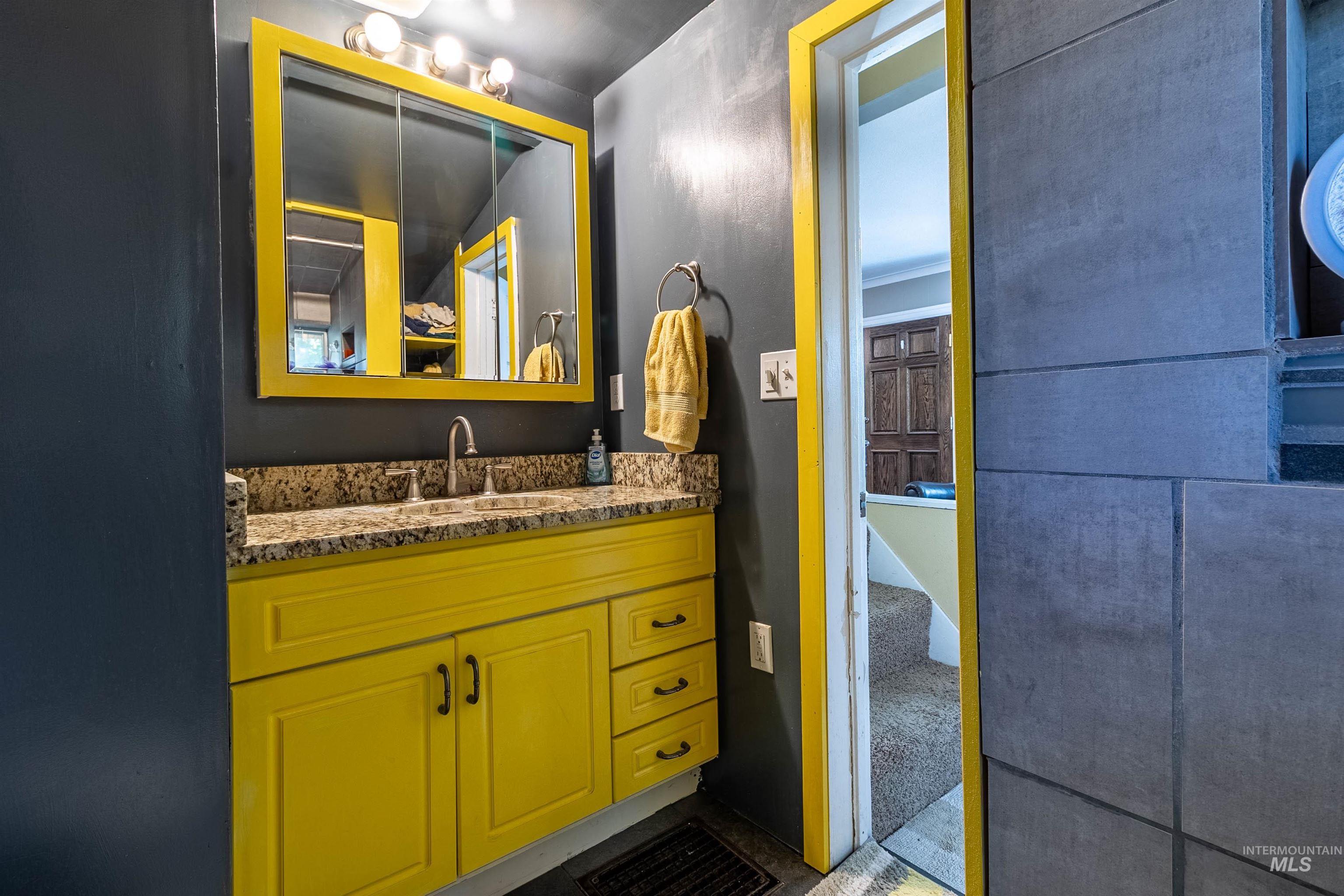 240 N Jefferson, Moscow, Idaho 83843, 2 Bedrooms, 1 Bathroom, Residential For Sale, Price $320,000, 98925418
