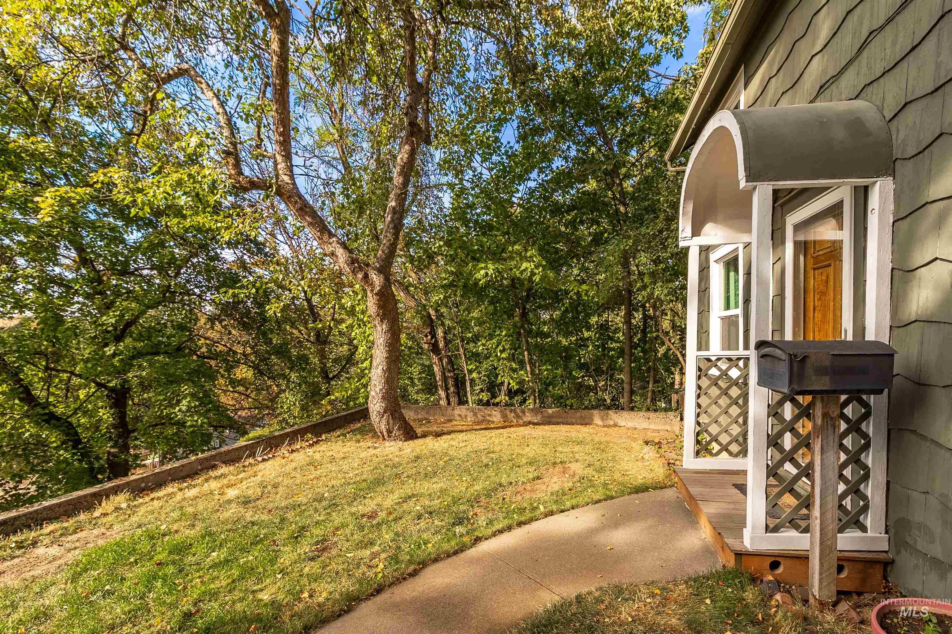 240 N Jefferson, Moscow, Idaho 83843, 2 Bedrooms, 1 Bathroom, Residential For Sale, Price $320,000, 98925418