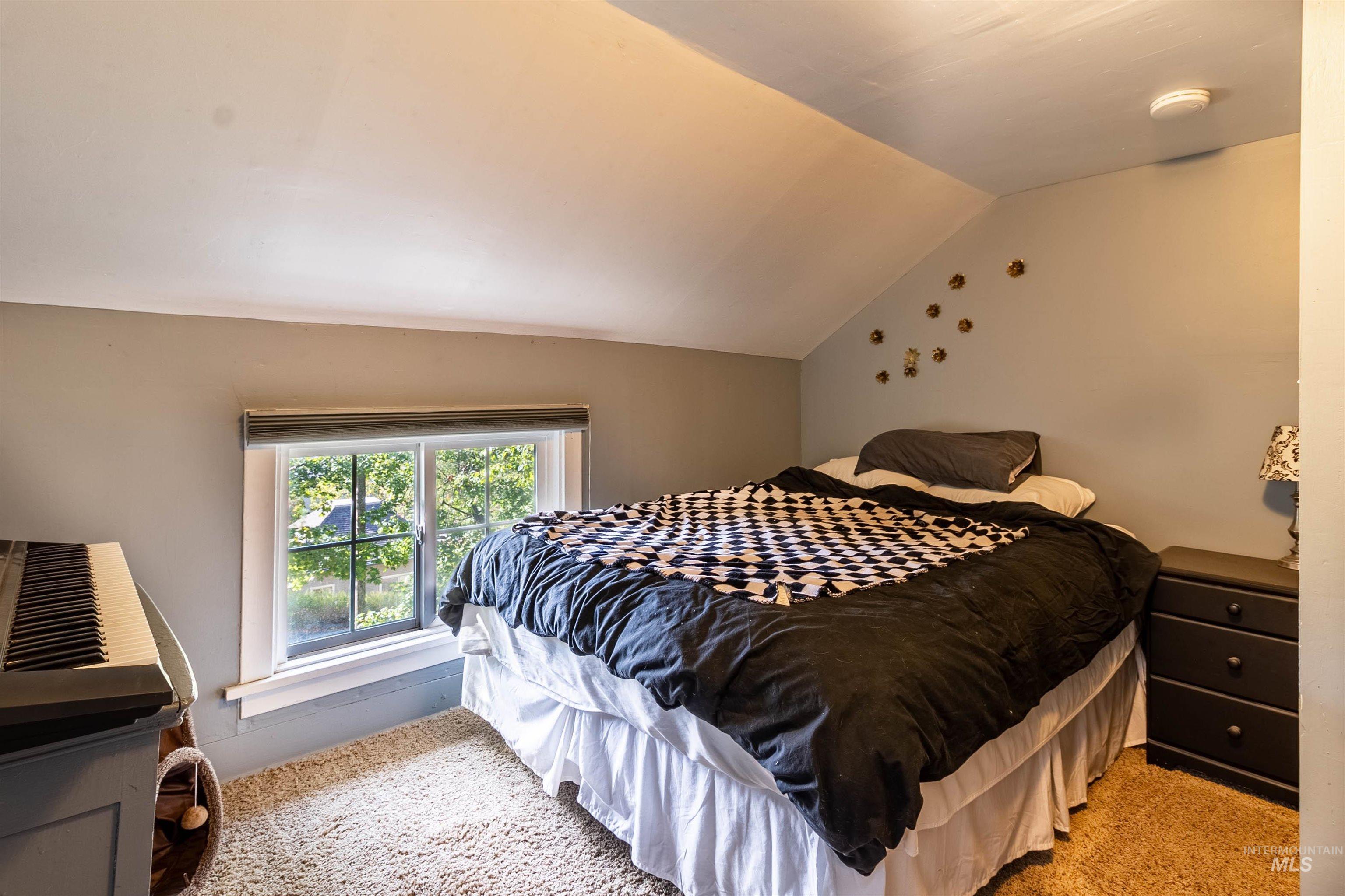 240 N Jefferson, Moscow, Idaho 83843, 2 Bedrooms, 1 Bathroom, Residential For Sale, Price $320,000, 98925418