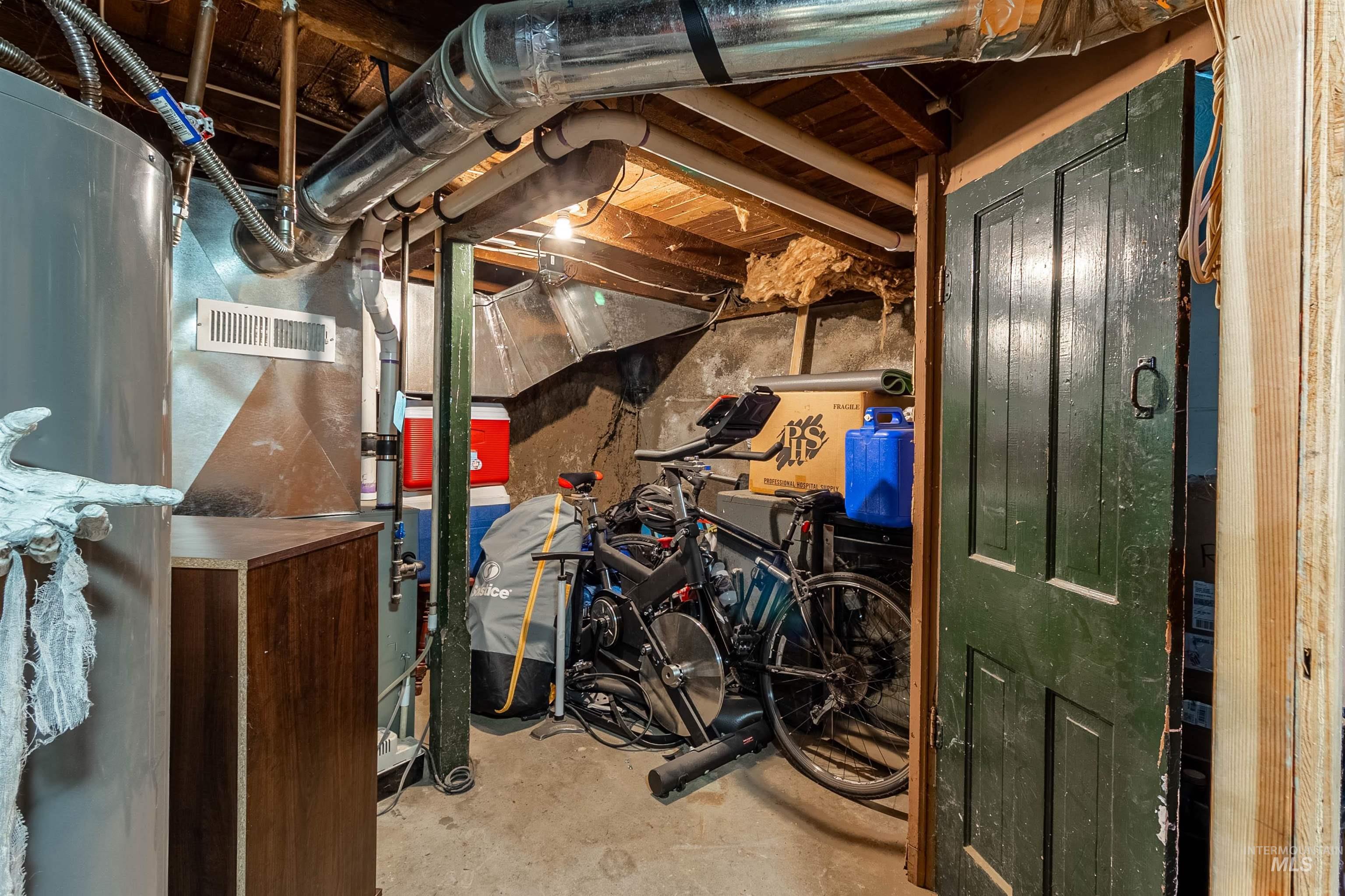 240 N Jefferson, Moscow, Idaho 83843, 2 Bedrooms, 1 Bathroom, Residential For Sale, Price $320,000, 98925418