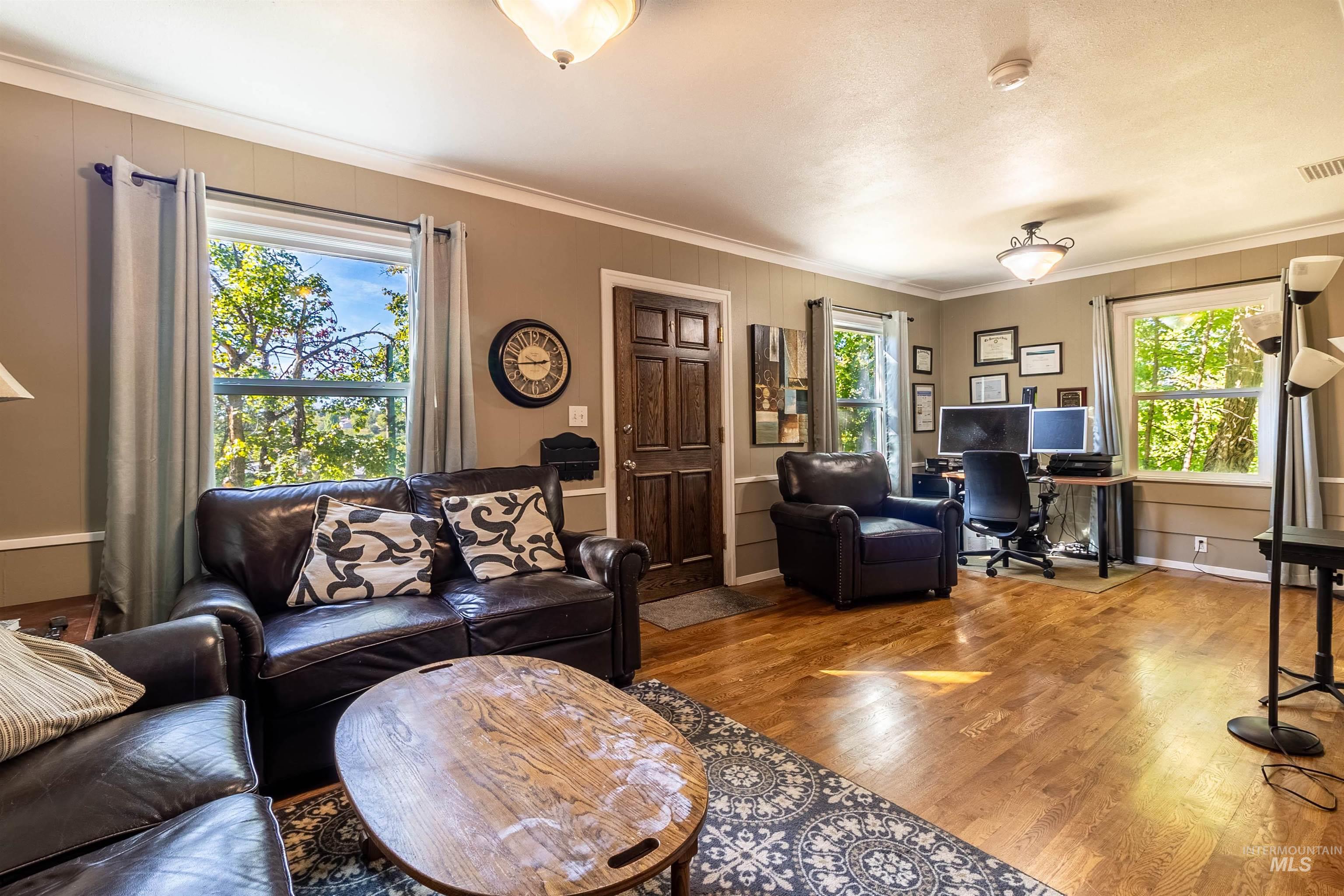 240 N Jefferson, Moscow, Idaho 83843, 2 Bedrooms, 1 Bathroom, Residential For Sale, Price $320,000, 98925418