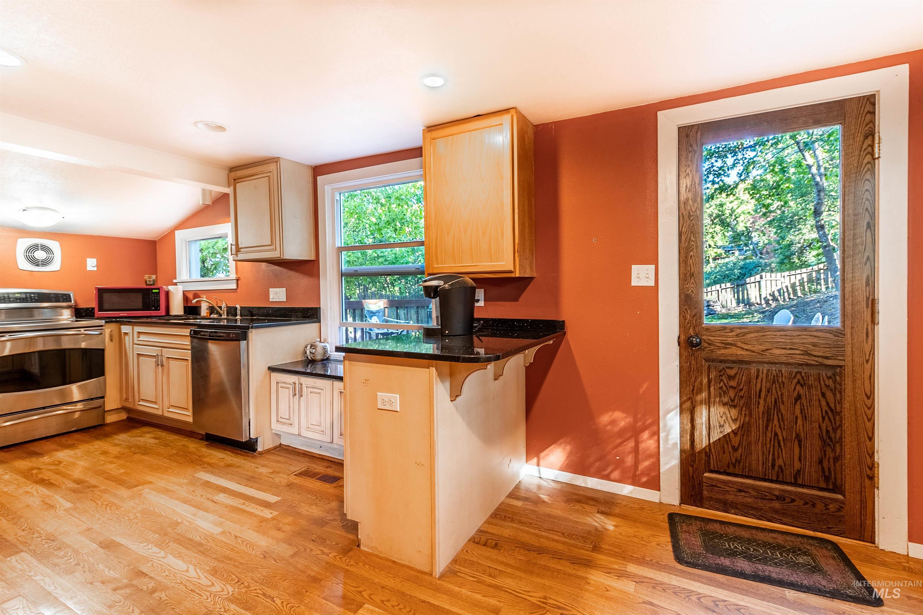 240 N Jefferson, Moscow, Idaho 83843, 2 Bedrooms, 1 Bathroom, Residential For Sale, Price $320,000, 98925418