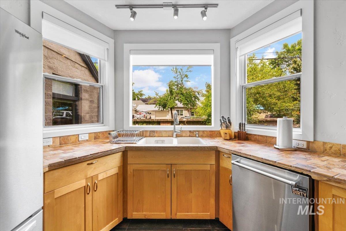 1718 N 12th St, Boise, Idaho 83702, 5 Bedrooms, 5.5 Bathrooms, Residential For Sale, Price $1,650,000, 98925422