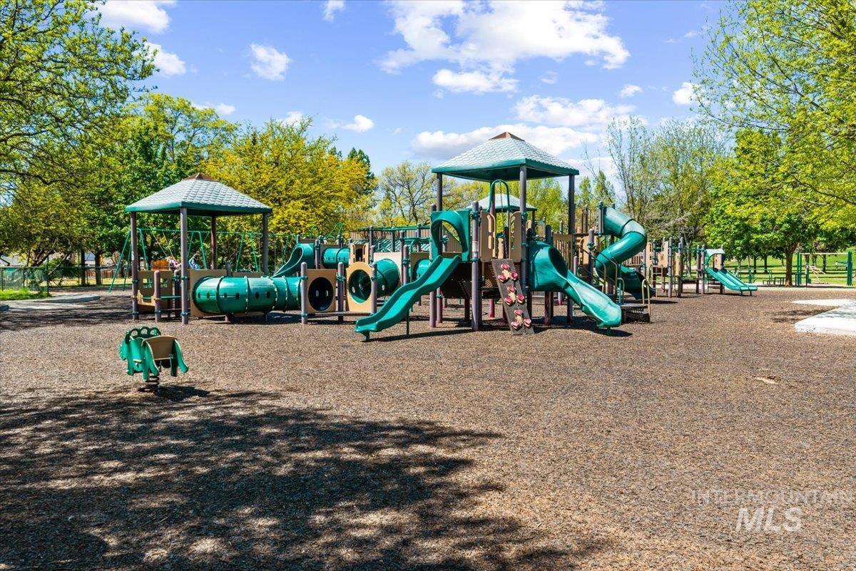 1718 N 12th St, Boise, Idaho 83702, 5 Bedrooms, 5.5 Bathrooms, Residential For Sale, Price $1,650,000, 98925422