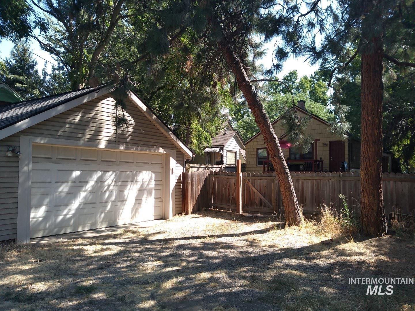 2031 Harrison Blvd, Boise, Idaho 83702, 3 Bedrooms, 2 Bathrooms, Residential For Sale, Price $789,000, 98925424