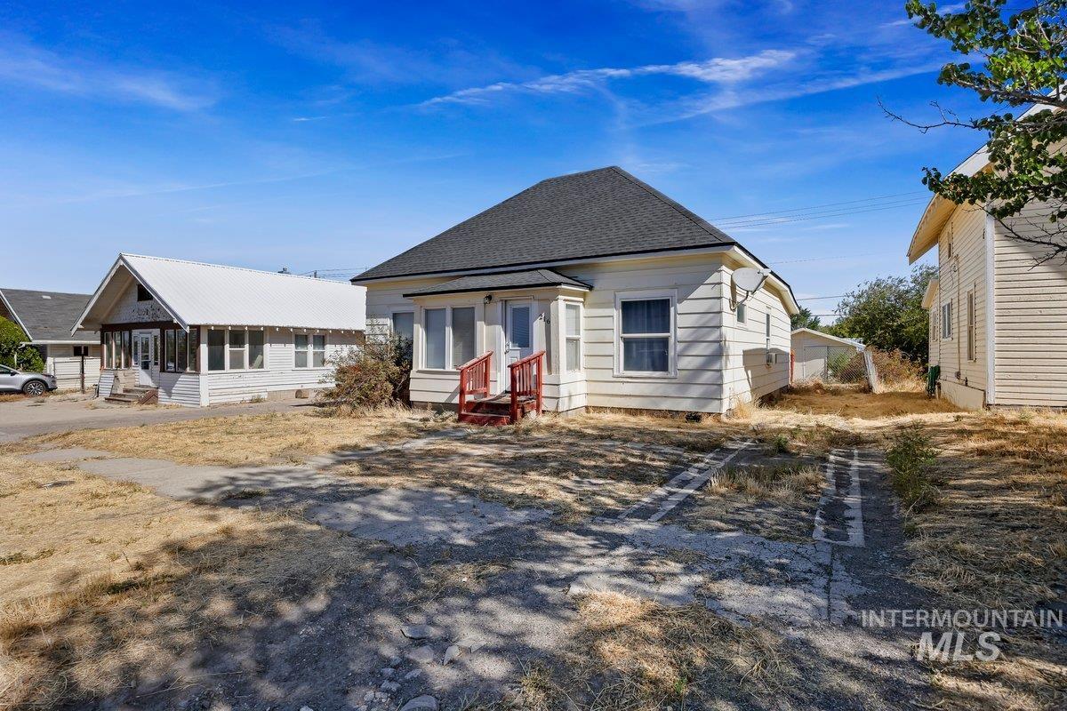 216 8th Ave S, Buhl, Idaho 83316, 3 Bedrooms, 1 Bathroom, Residential For Sale, Price $235,000, 98925428