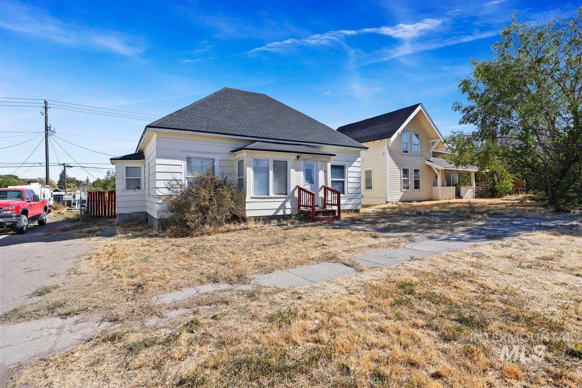 216 8th Ave S, Buhl, Idaho 83316, 3 Bedrooms, 1 Bathroom, Residential For Sale, Price $235,000, 98925428