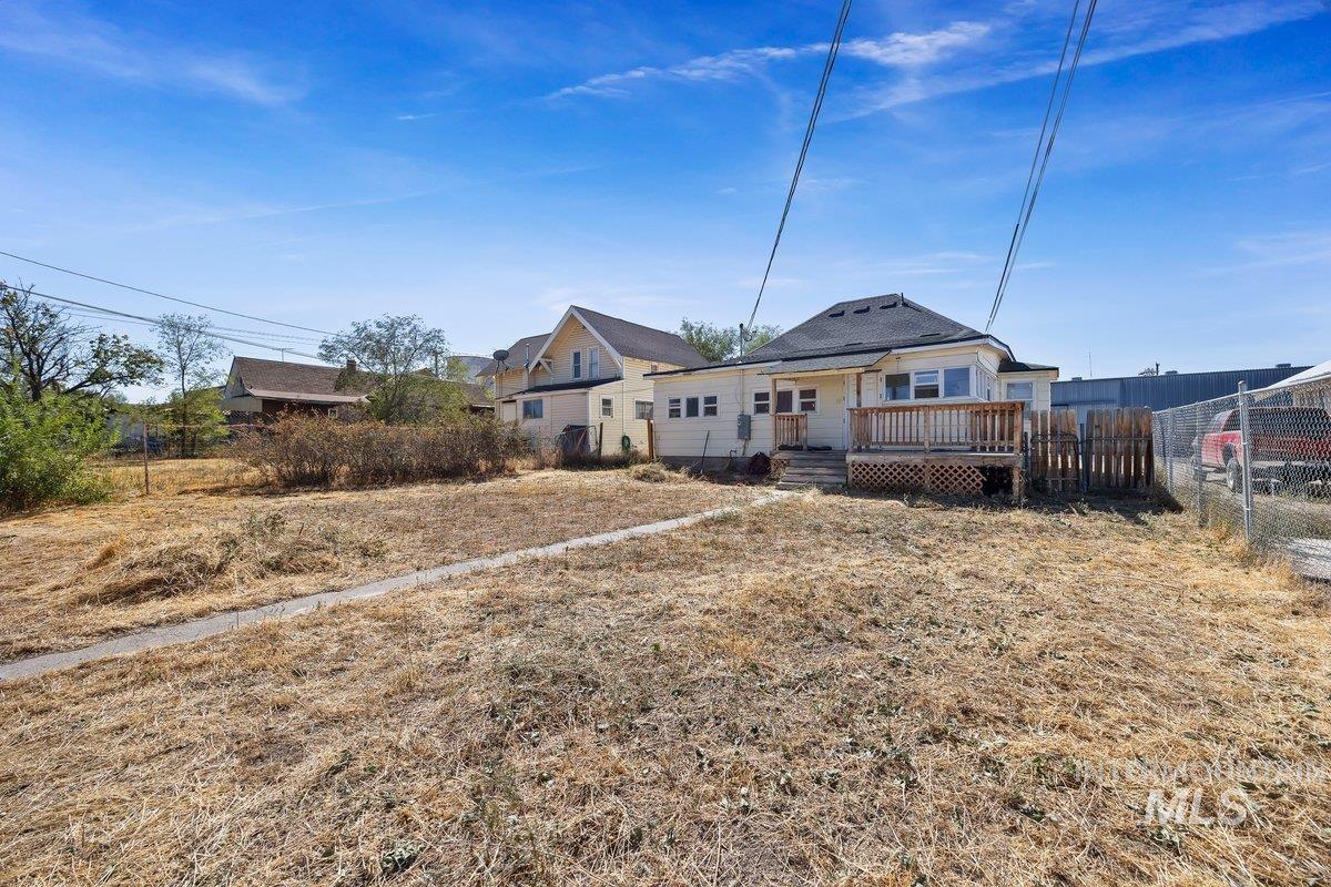 216 8th Ave S, Buhl, Idaho 83316, 3 Bedrooms, 1 Bathroom, Residential For Sale, Price $235,000, 98925428