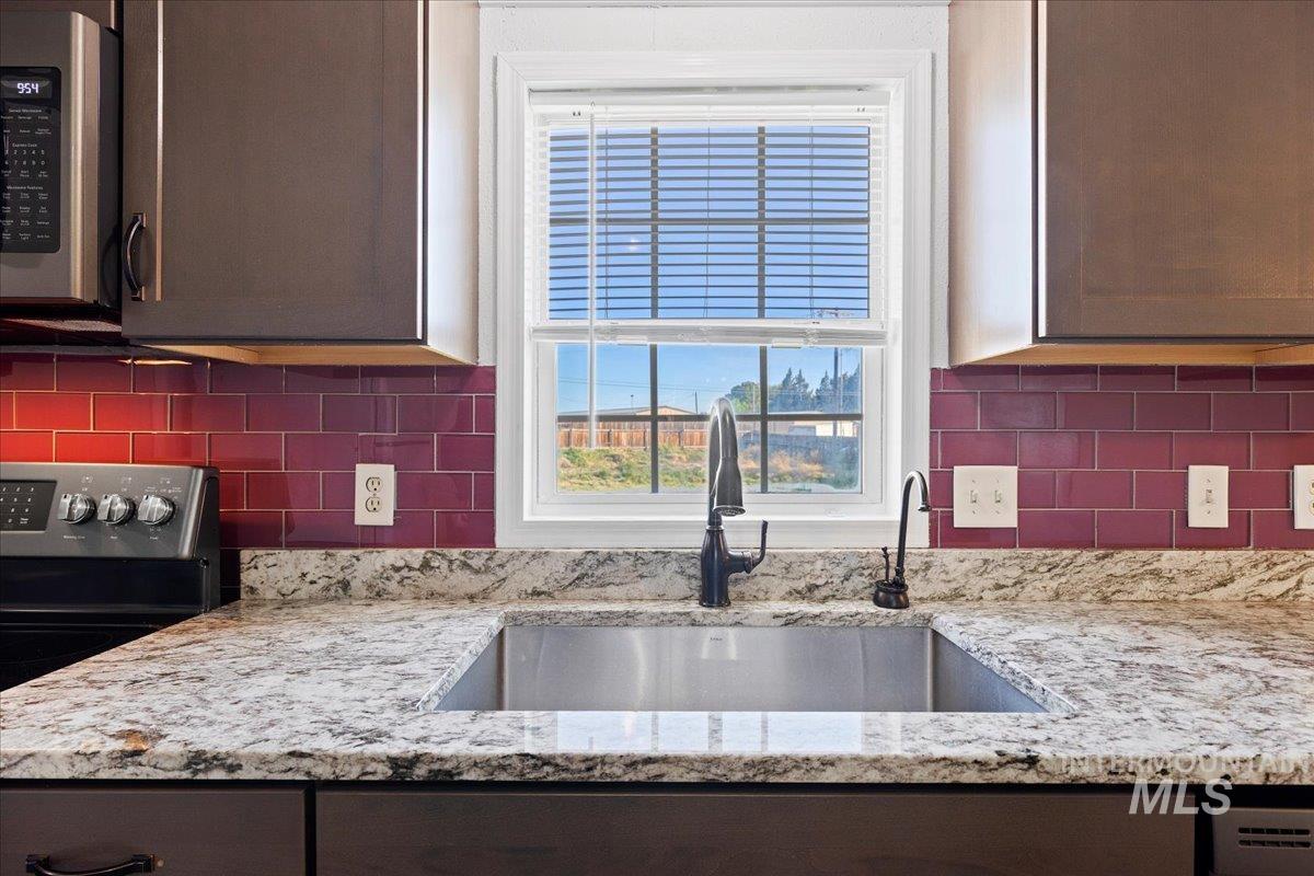 11400 W Hawkins, Nampa, Idaho 83651, 4 Bedrooms, 2 Bathrooms, Residential For Sale, Price $335,000, 98925431
