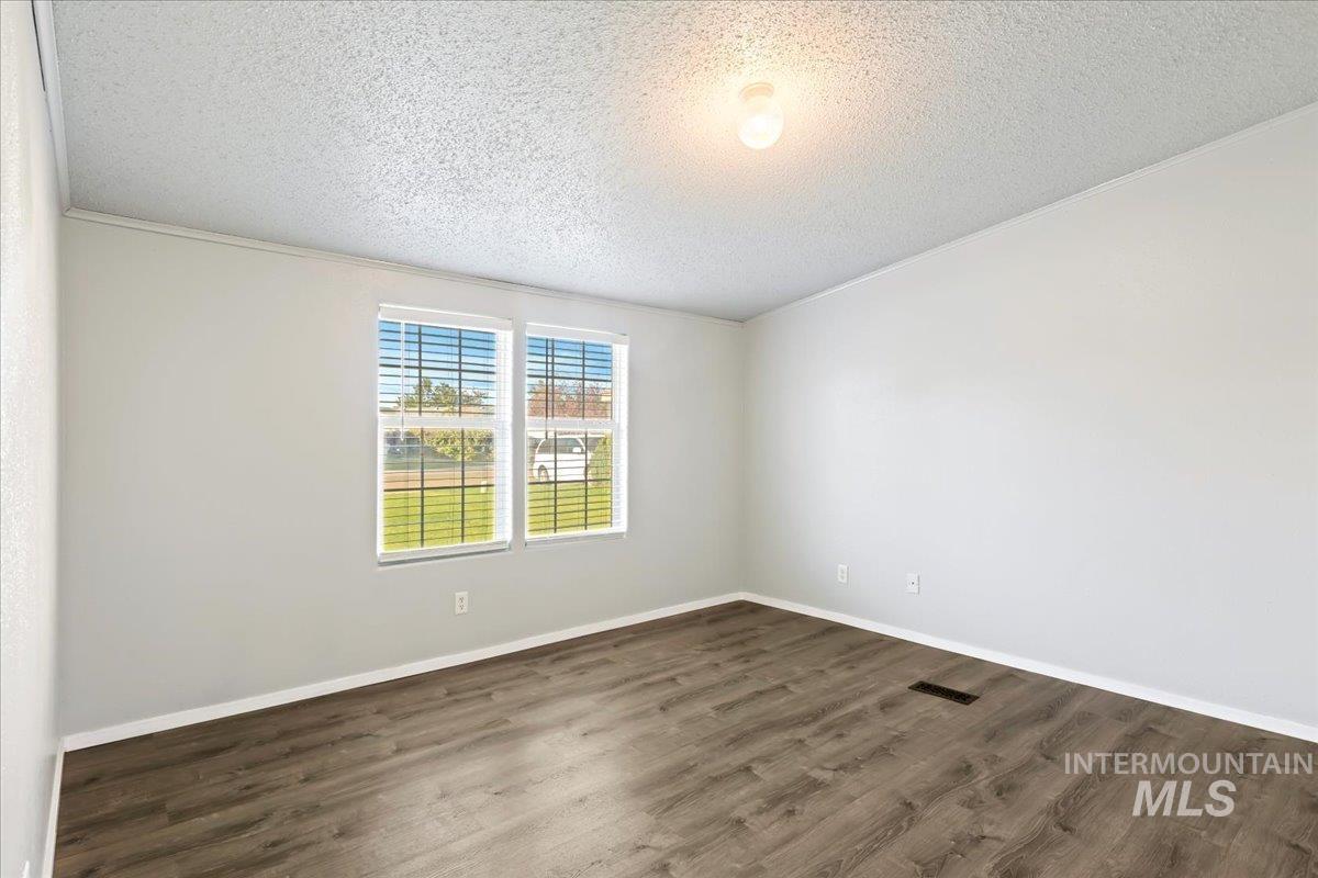 11400 W Hawkins, Nampa, Idaho 83651, 4 Bedrooms, 2 Bathrooms, Residential For Sale, Price $335,000, 98925431