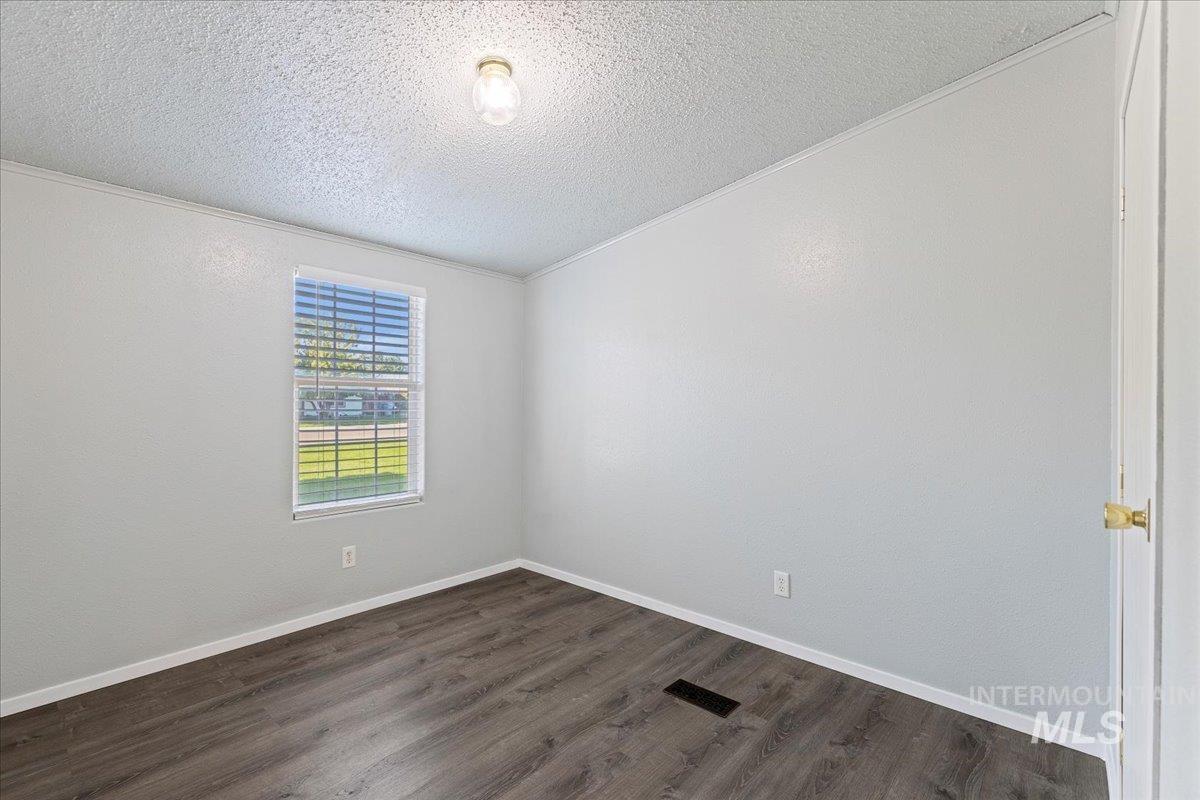 11400 W Hawkins, Nampa, Idaho 83651, 4 Bedrooms, 2 Bathrooms, Residential For Sale, Price $335,000, 98925431
