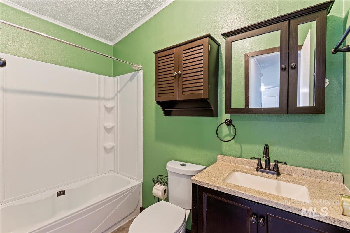 11400 W Hawkins, Nampa, Idaho 83651, 4 Bedrooms, 2 Bathrooms, Residential For Sale, Price $335,000, 98925431