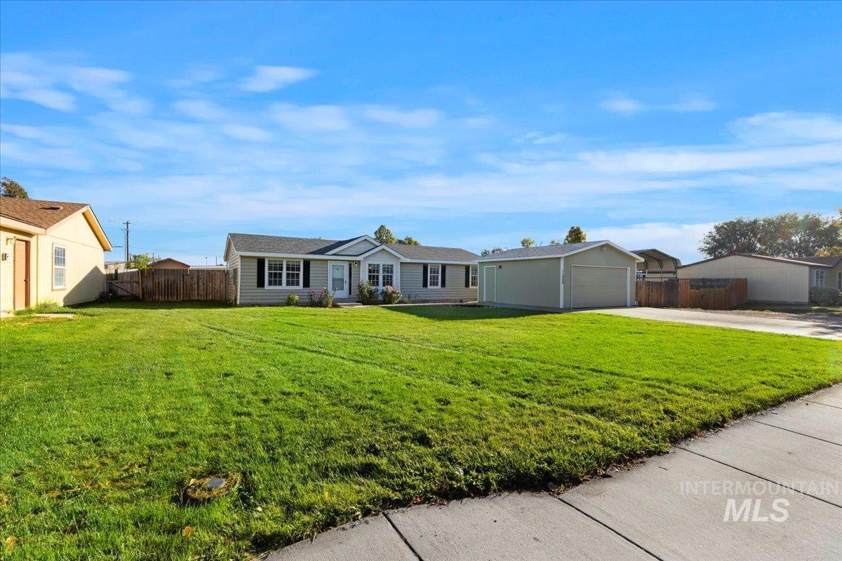 11400 W Hawkins, Nampa, Idaho 83651, 4 Bedrooms, 2 Bathrooms, Residential For Sale, Price $335,000, 98925431