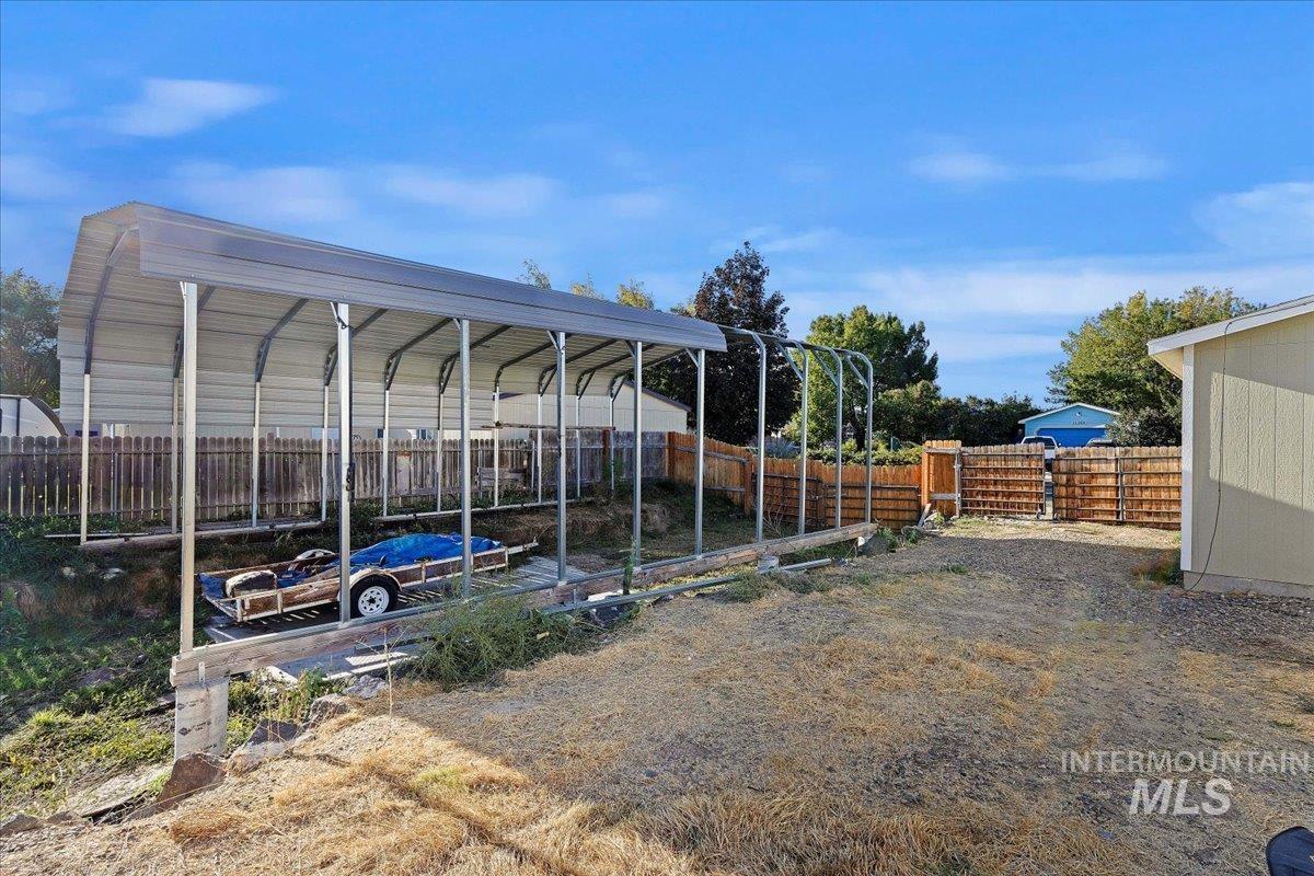 11400 W Hawkins, Nampa, Idaho 83651, 4 Bedrooms, 2 Bathrooms, Residential For Sale, Price $335,000, 98925431