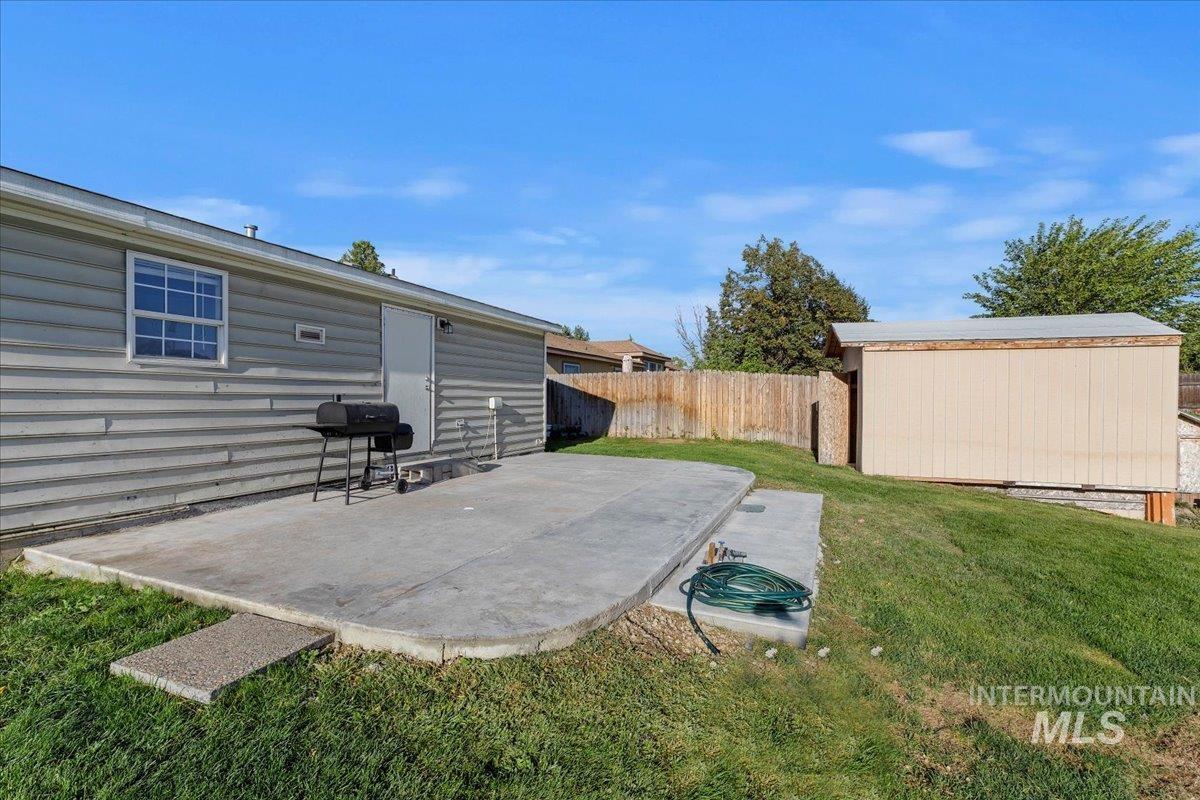 11400 E Hawkins, Nampa, Idaho 83646, 4 Bedrooms, 2 Bathrooms, Residential For Sale, Price $335,000,MLS 98925431