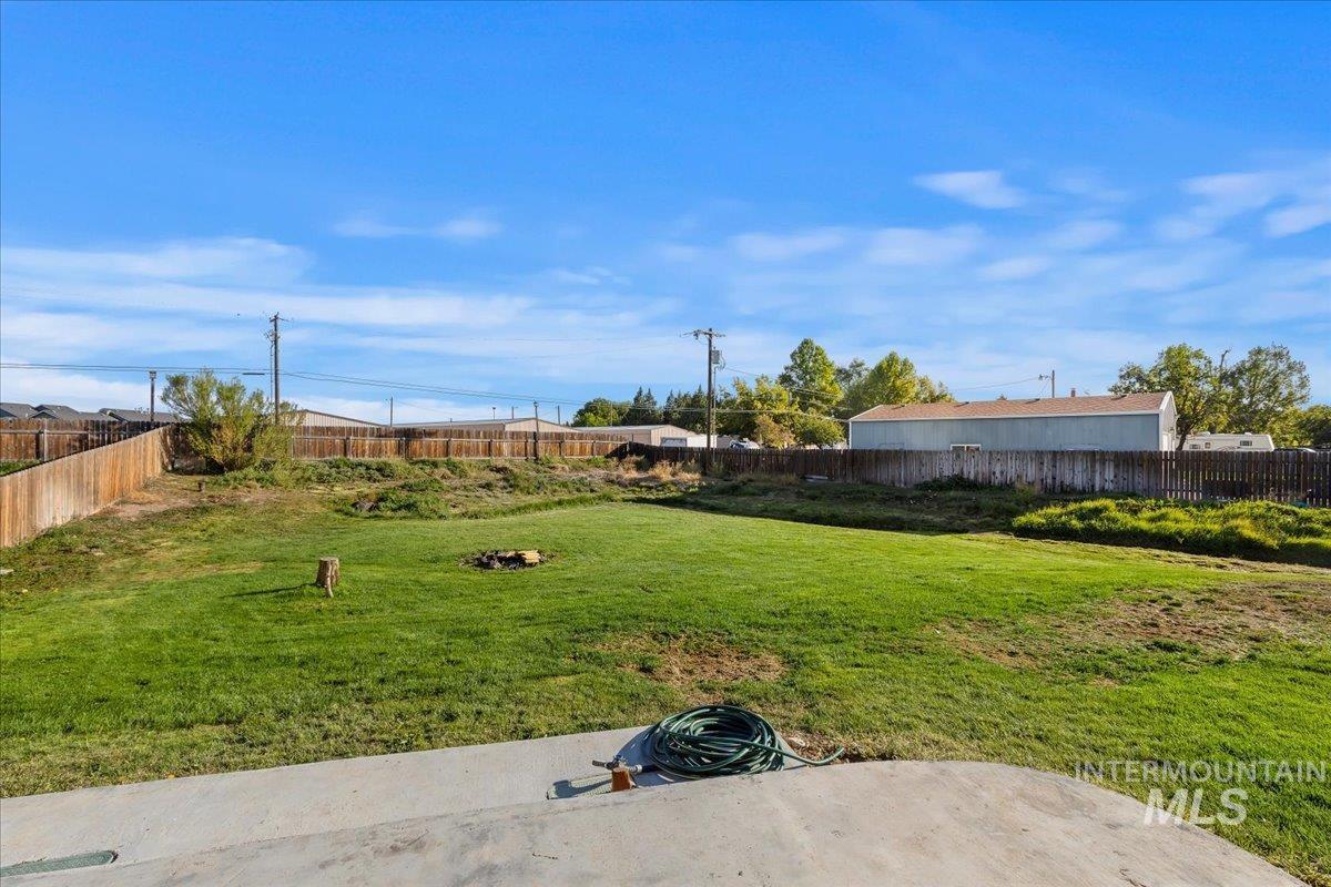 11400 W Hawkins, Nampa, Idaho 83651, 4 Bedrooms, 2 Bathrooms, Residential For Sale, Price $335,000, 98925431