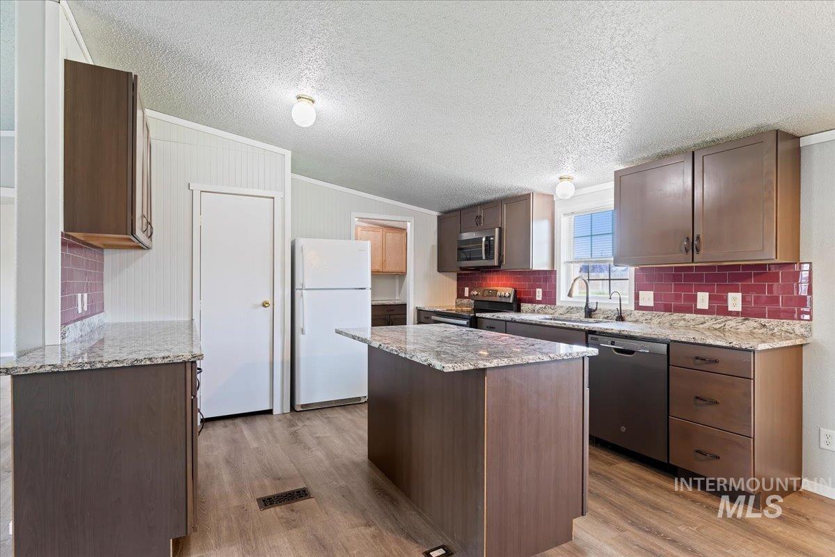 11400 W Hawkins, Nampa, Idaho 83651, 4 Bedrooms, 2 Bathrooms, Residential For Sale, Price $335,000, 98925431