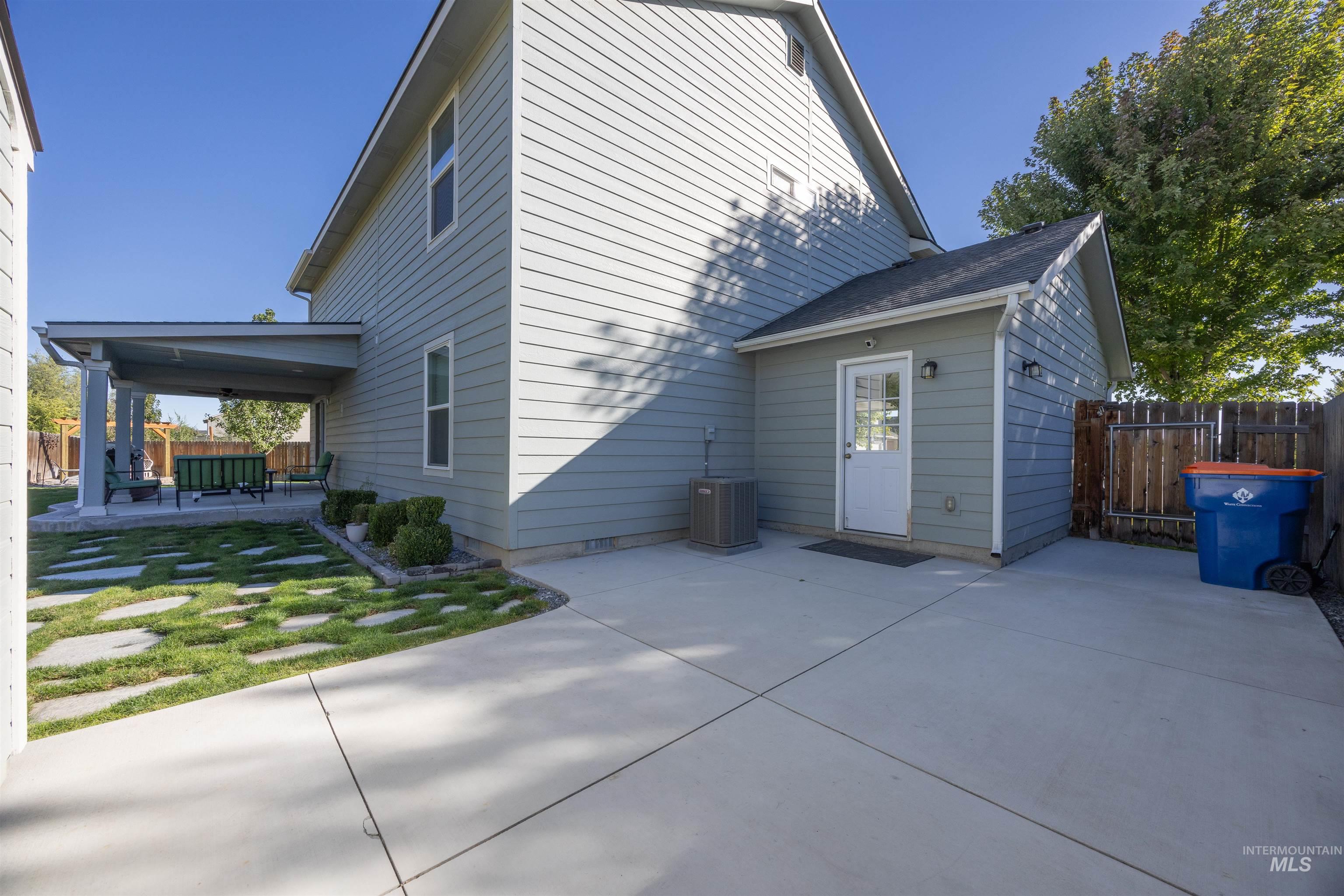 6877 S Cheshire Ave, Boise, Idaho 83709, 4 Bedrooms, 2.5 Bathrooms, Residential For Sale, Price $539,900, 98925434