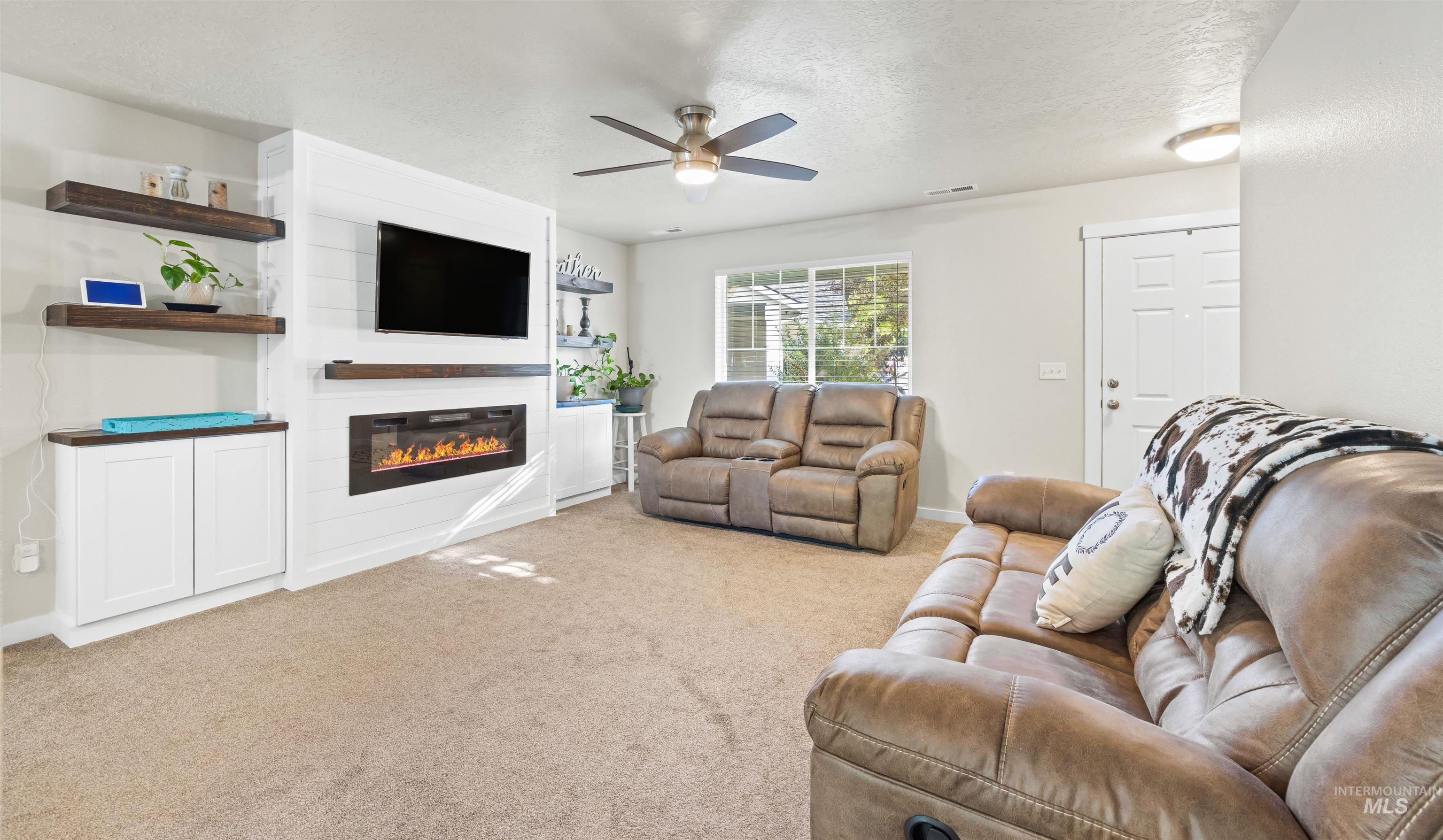 6877 S Cheshire Ave, Boise, Idaho 83709, 4 Bedrooms, 2.5 Bathrooms, Residential For Sale, Price $539,900, 98925434