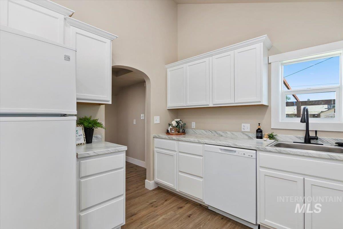 219 Buena Vista Street, Twin Falls, Idaho 83301, 2 Bedrooms, 2 Bathrooms, Residential For Sale, Price $279,000, 98925436