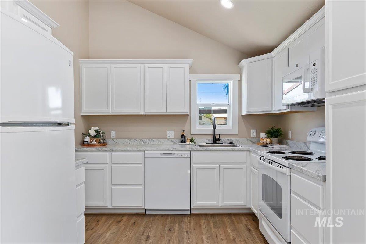 219 Buena Vista Street, Twin Falls, Idaho 83301, 2 Bedrooms, 2 Bathrooms, Residential For Sale, Price $279,000, 98925436