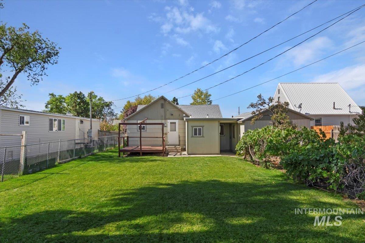 219 Buena Vista Street, Twin Falls, Idaho 83301, 2 Bedrooms, 2 Bathrooms, Residential For Sale, Price $279,000, 98925436