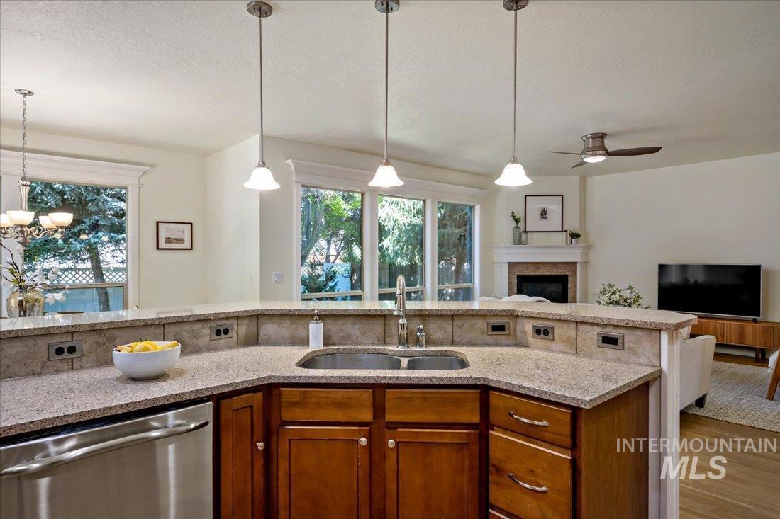 5843 N Morpheus Way, Meridian, Idaho 83646, 4 Bedrooms, 3 Bathrooms, Residential For Sale, Price $625,000, 98925437