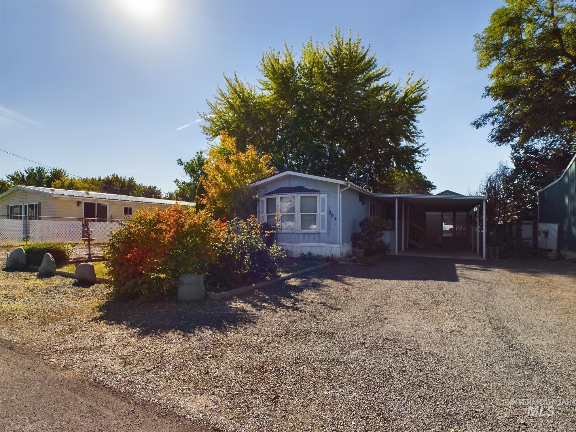 204 S Garden Court, Lewiston, Idaho 83501, 3 Bedrooms, 2 Bathrooms, Residential For Sale, Price $247,000, 98925447