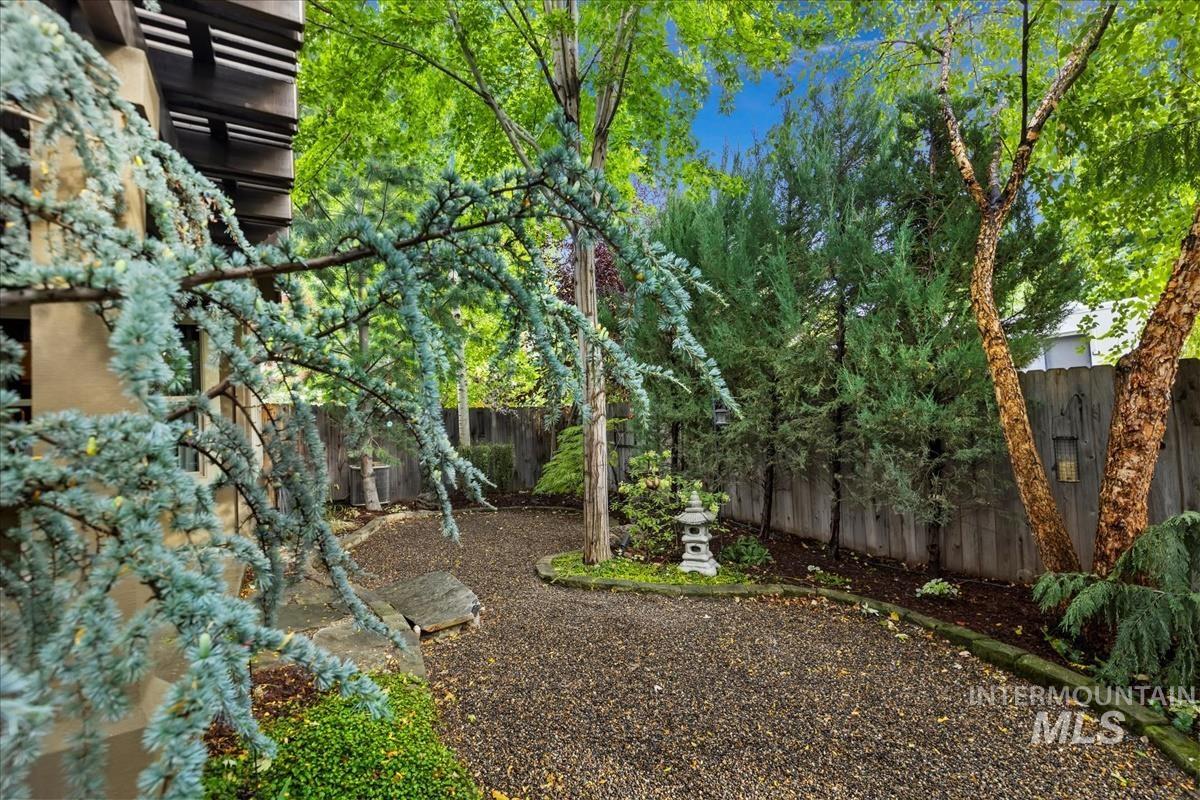 2294 S Gekeler Ln, Boise, Idaho 83706, 3 Bedrooms, 2.5 Bathrooms, Residential Income For Sale, Price $549,900, 98925455