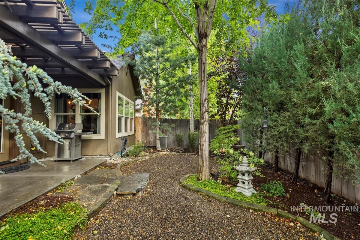 2294 S Gekeler Ln, Boise, Idaho 83706, 3 Bedrooms, 2.5 Bathrooms, Residential Income For Sale, Price $549,900, 98925455