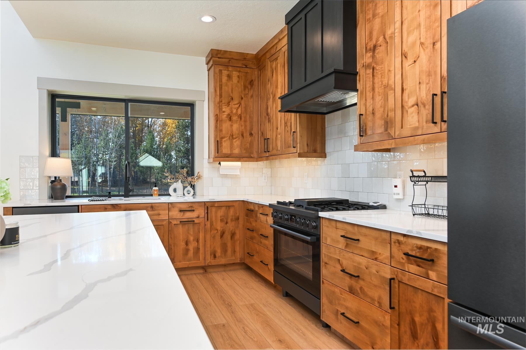 201 W Jug Road, McCall, Idaho 83638, 3 Bedrooms, 3.5 Bathrooms, Residential For Sale, Price $1,825,000, 98925457