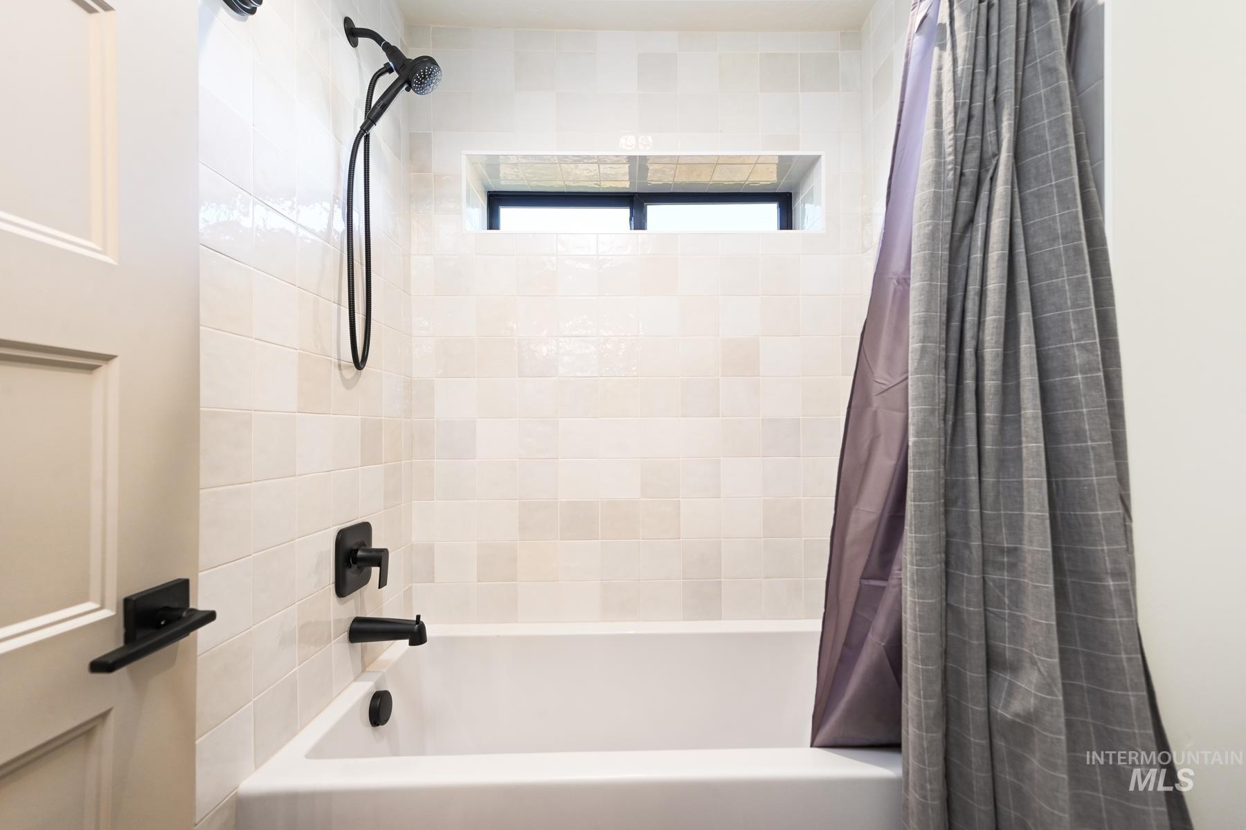 201 W Jug Road, McCall, Idaho 83638, 3 Bedrooms, 3.5 Bathrooms, Residential For Sale, Price $1,825,000, 98925457