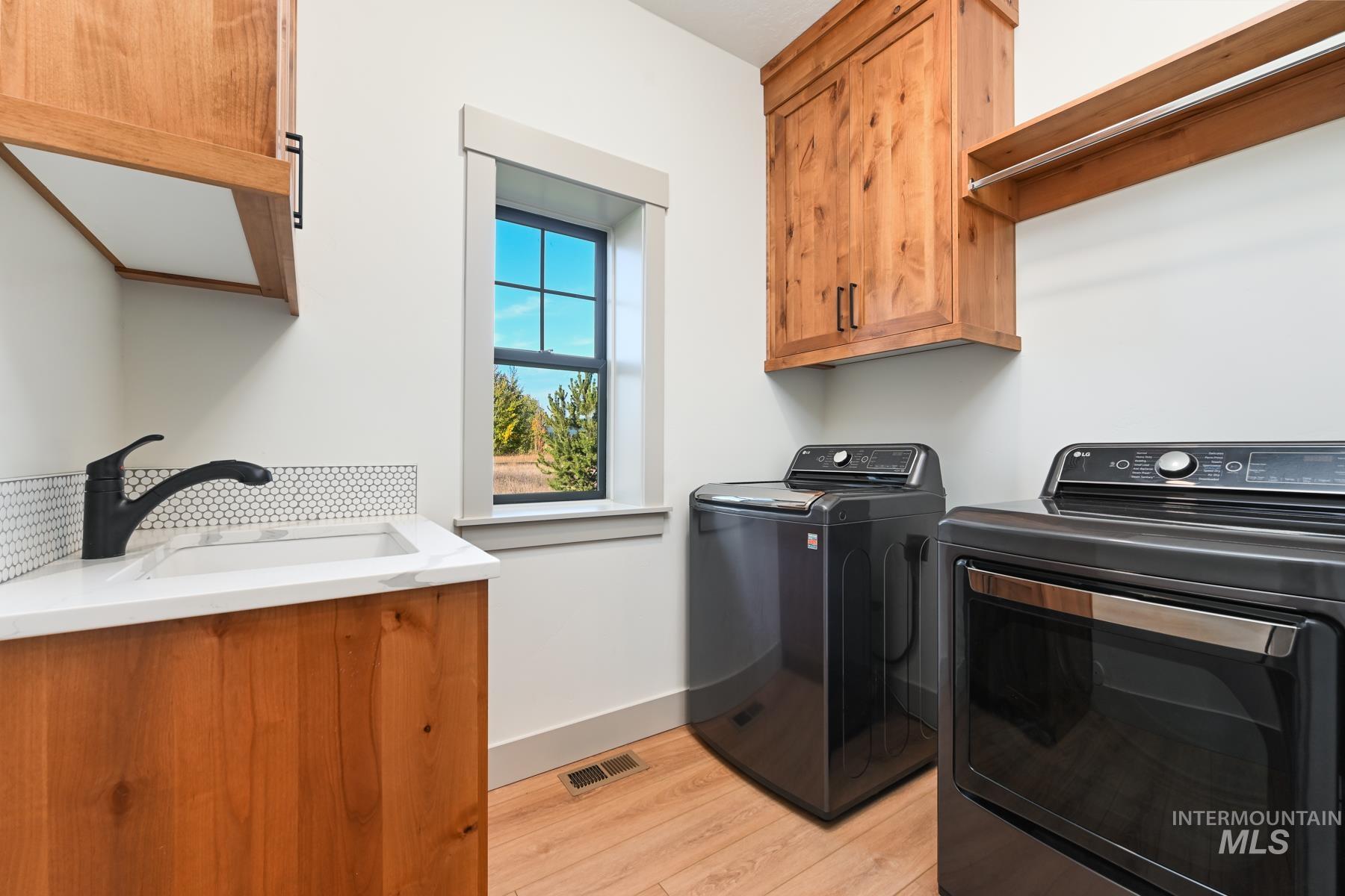 201 W Jug Road, McCall, Idaho 83638, 3 Bedrooms, 3.5 Bathrooms, Residential For Sale, Price $1,825,000, 98925457