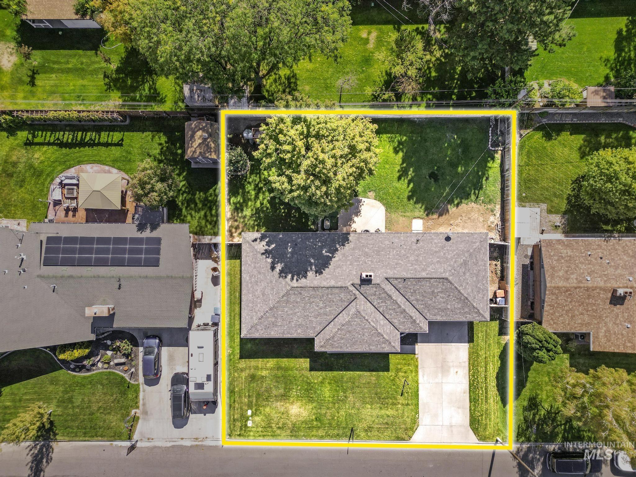1410 Evergreen Dr, Twin Falls, Idaho 83301, 5 Bedrooms, 3 Bathrooms, Residential For Sale, Price $395,000, 98925461