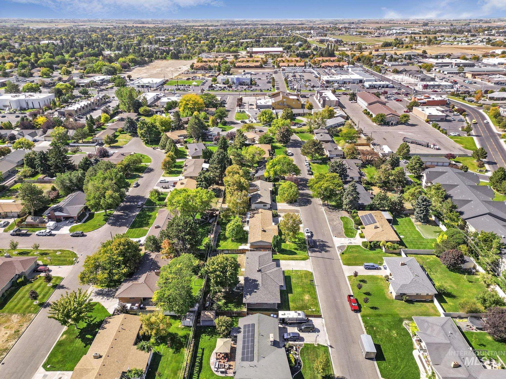 1410 Evergreen Dr, Twin Falls, Idaho 83301, 5 Bedrooms, 3 Bathrooms, Residential For Sale, Price $395,000, 98925461