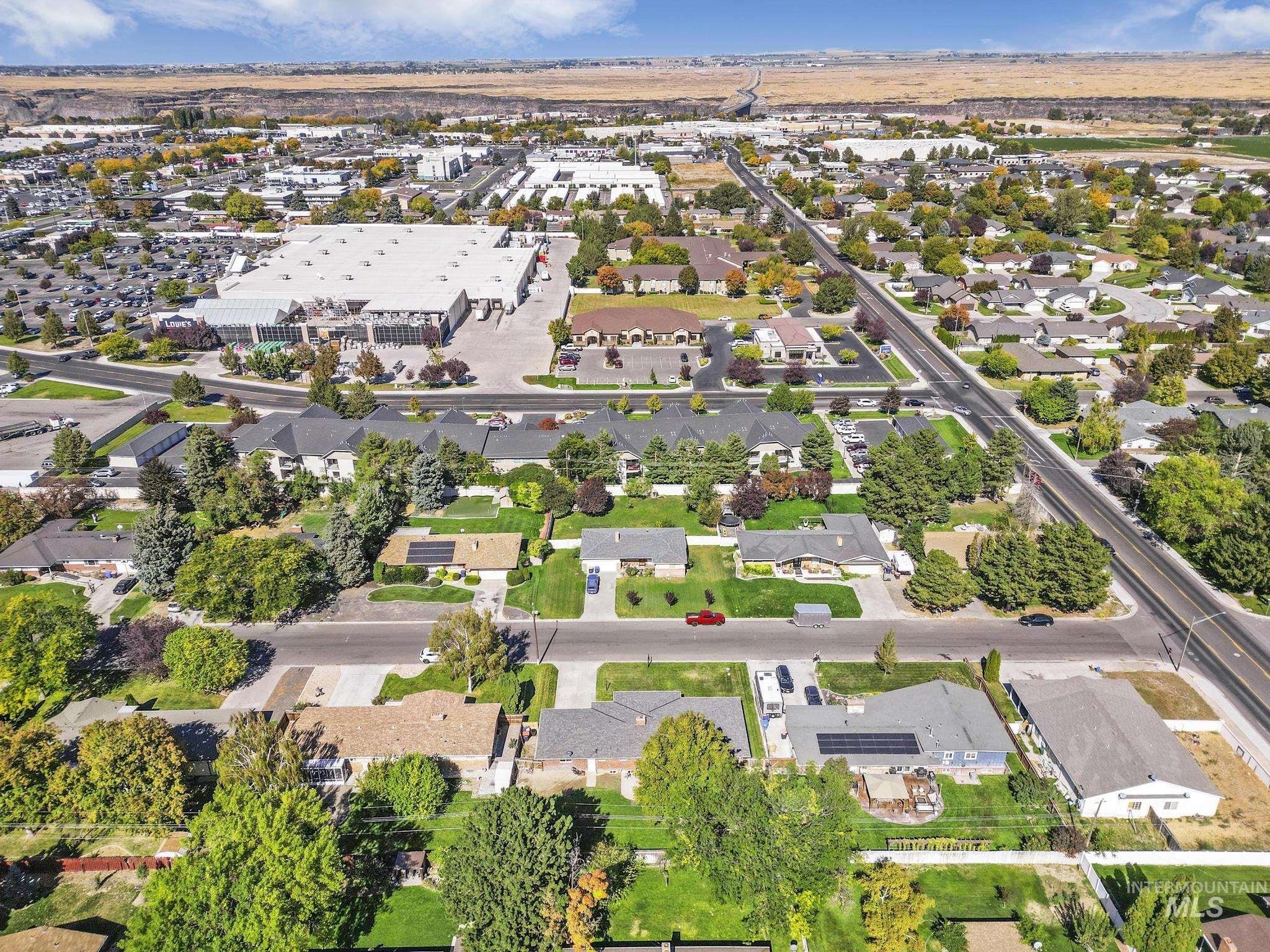 1410 Evergreen Dr, Twin Falls, Idaho 83301, 5 Bedrooms, 3 Bathrooms, Residential For Sale, Price $395,000, 98925461