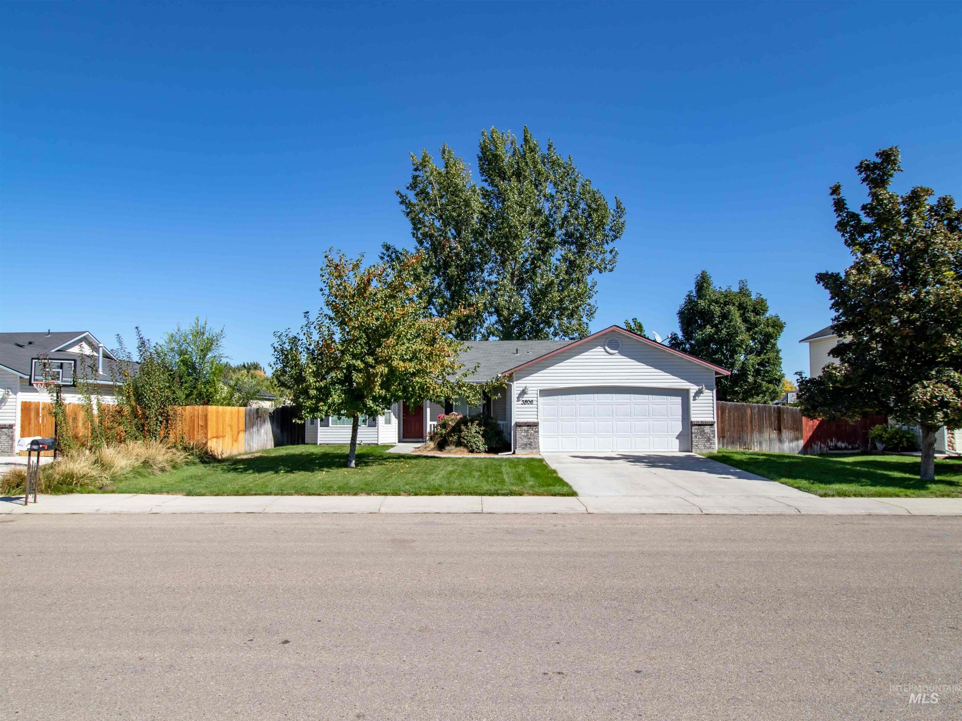 3806 E Clear Springs, Nampa, Idaho 83686, 3 Bedrooms, 2 Bathrooms, Residential For Sale, Price $274,900, 98925462