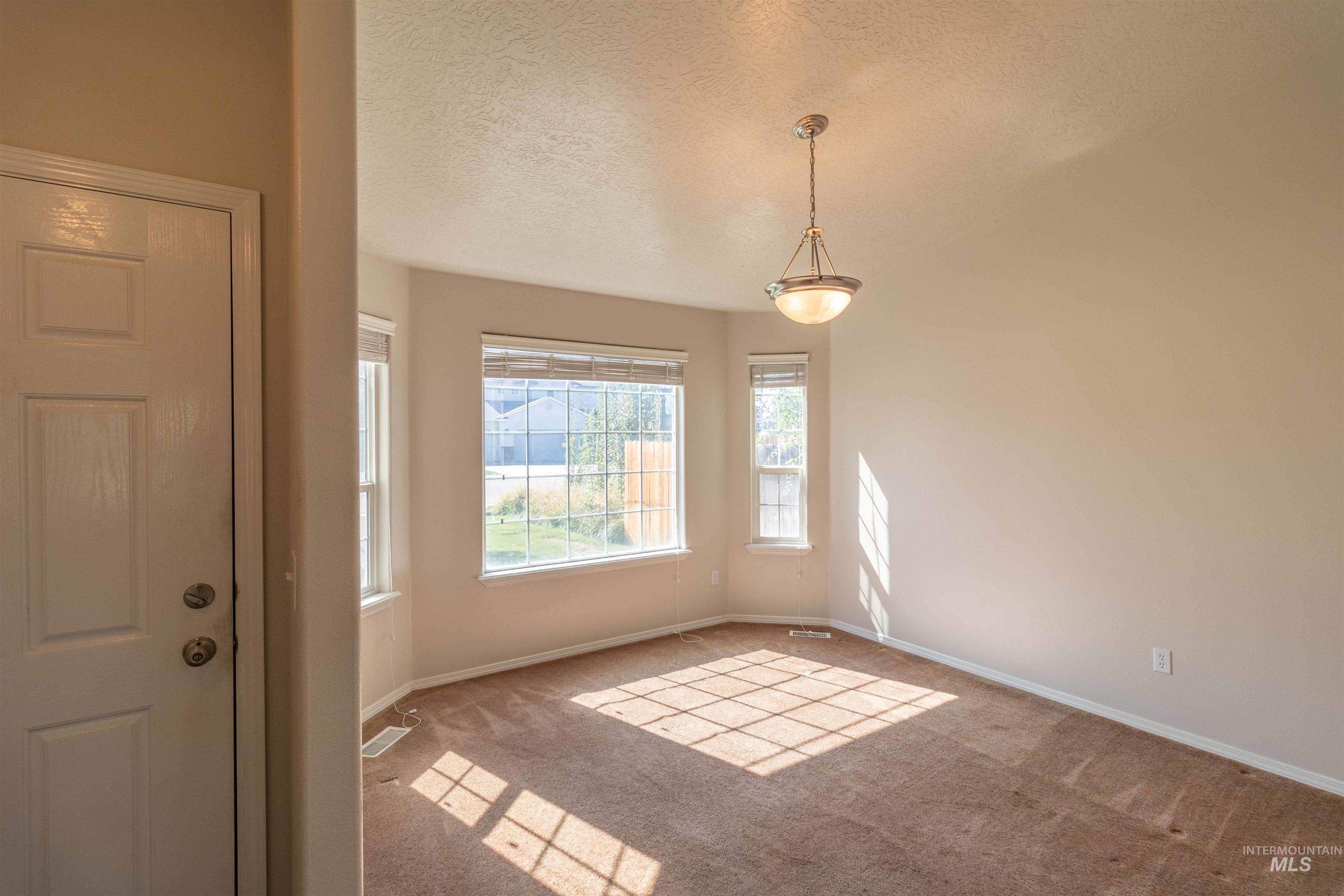 3806 E Clear Springs, Nampa, Idaho 83686, 3 Bedrooms, 2 Bathrooms, Residential For Sale, Price $274,900, 98925462